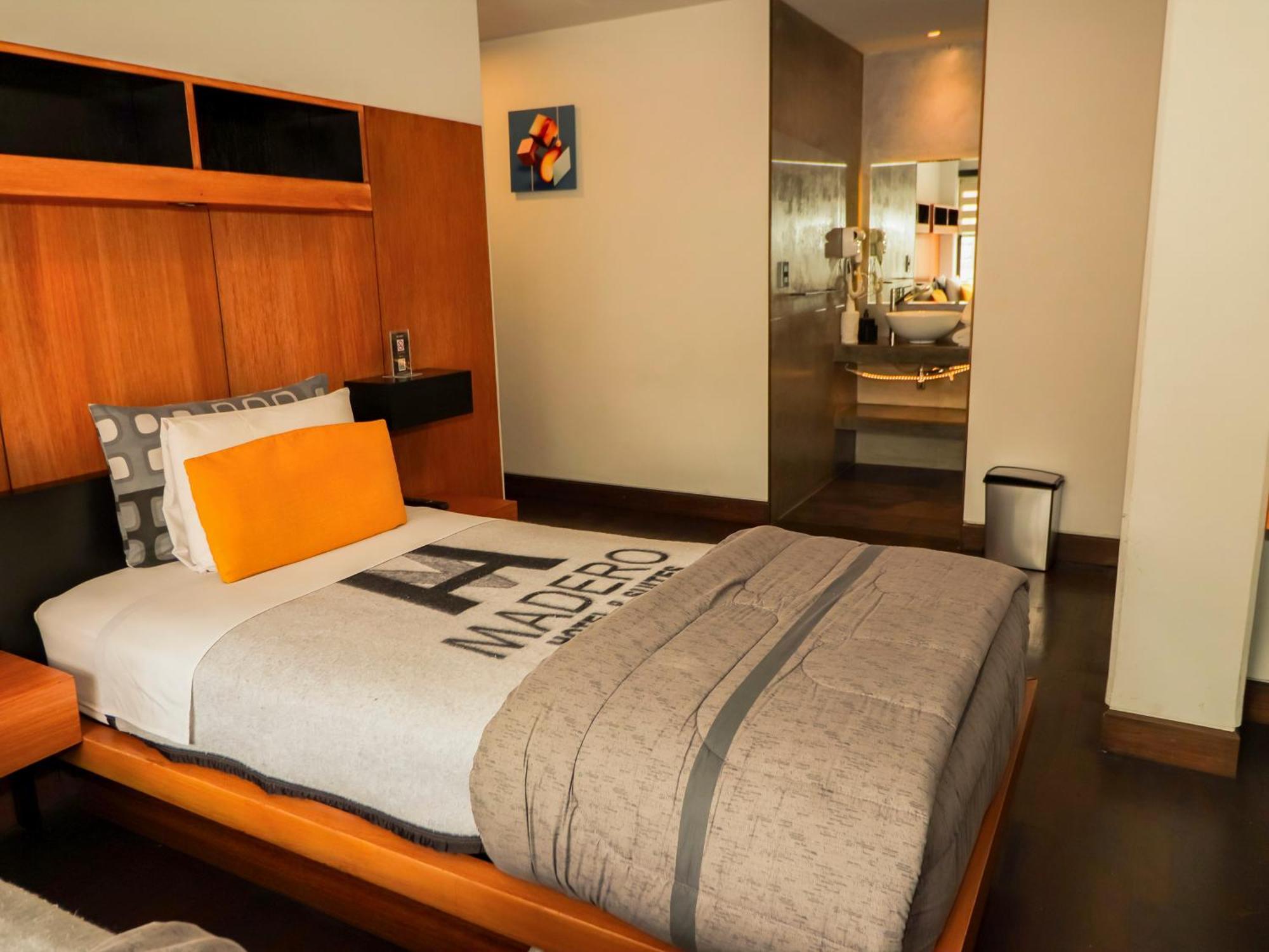 Madero Hotel & Suites La Paz Exterior photo
